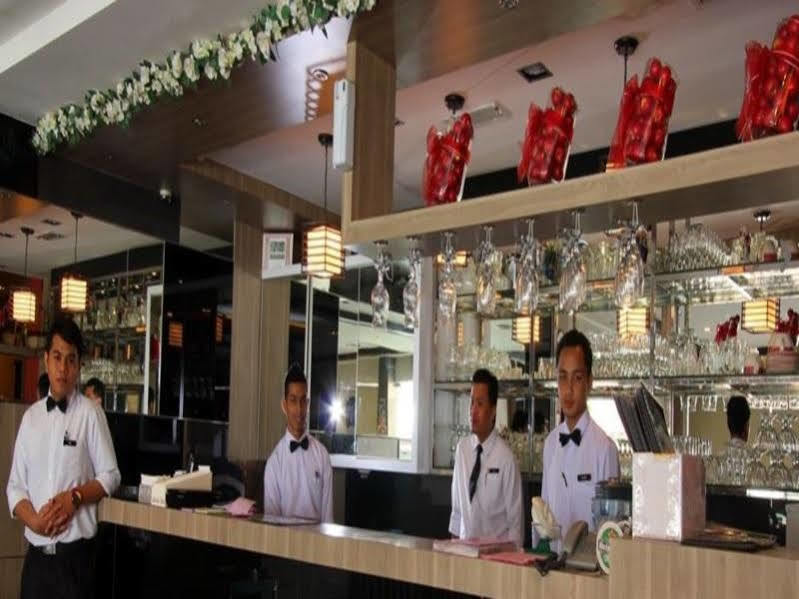 Crystal Inn Batu Pahat Exterior foto